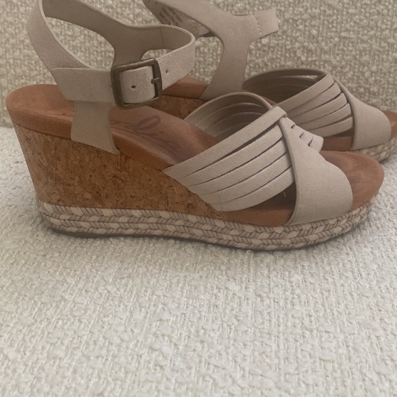 Paola Zodiac Wedge Sandals - Picture 4 of 11